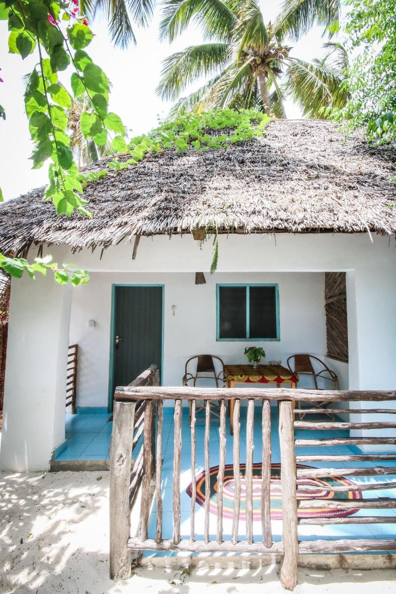 Blue Reef Sport and Fishing Lodge & Bungalows image