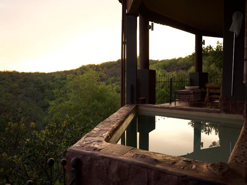 Leopards Rock Bush Boutique — general view