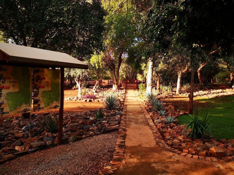 Boulders Safari Lodge image
