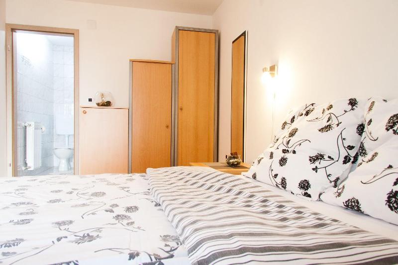 Rooms Garden Zagreb Airport image