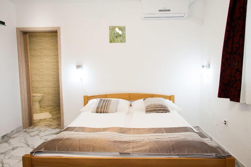 Rooms Garden Zagreb Airport image