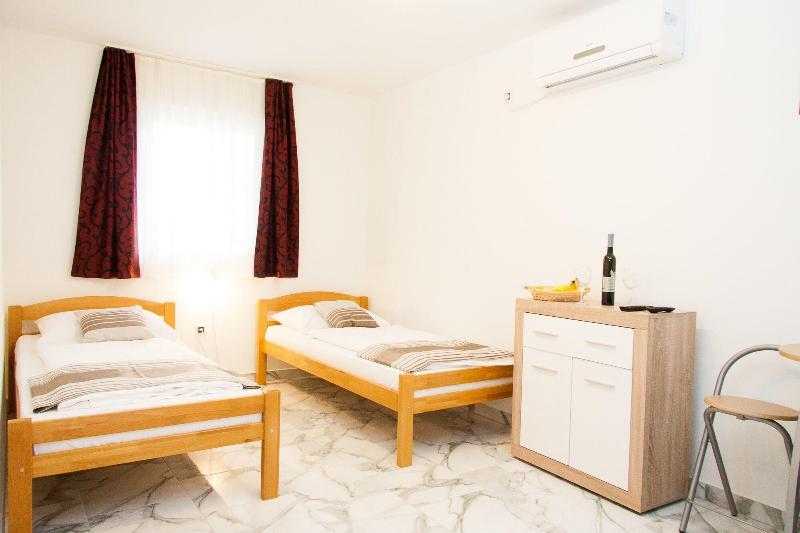 Rooms Garden Zagreb Airport image