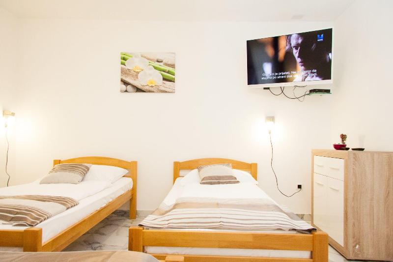 Rooms Garden Zagreb Airport image