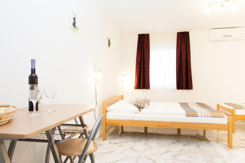 Rooms Garden Zagreb Airport image