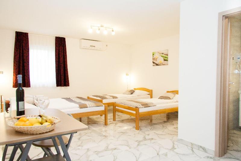Rooms Garden Zagreb Airport image