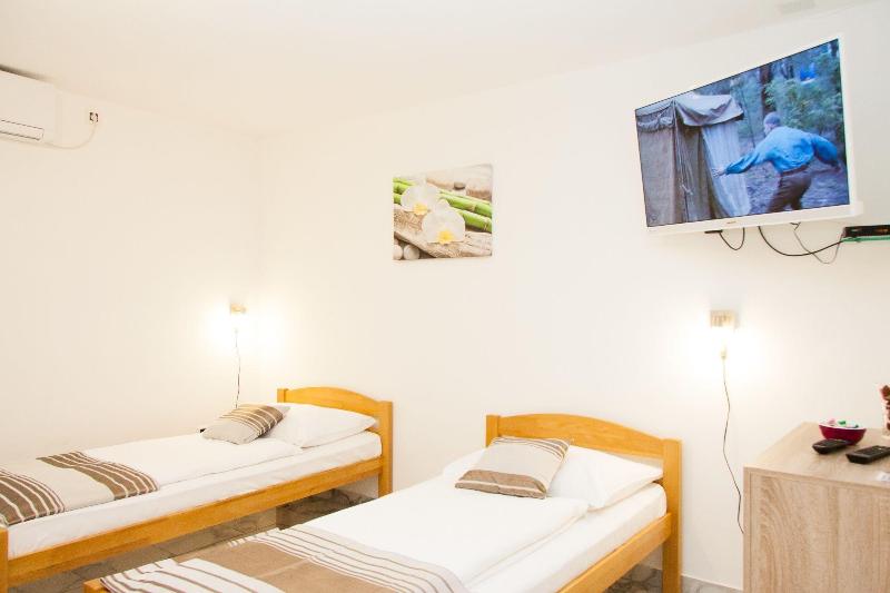 Rooms Garden Zagreb Airport image