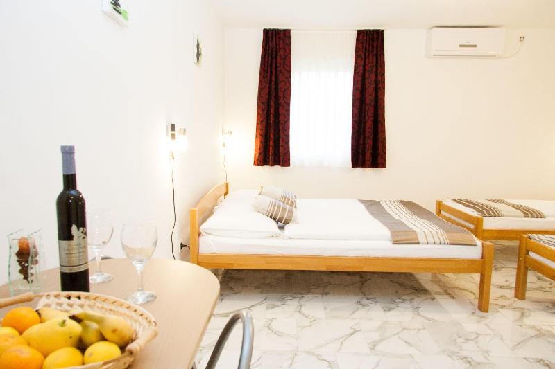 Rooms Garden Zagreb Airport image