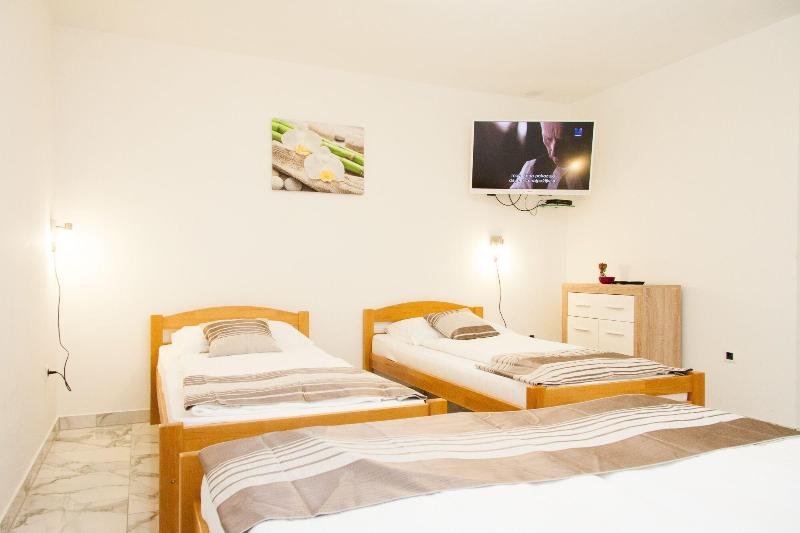 Rooms Garden Zagreb Airport image