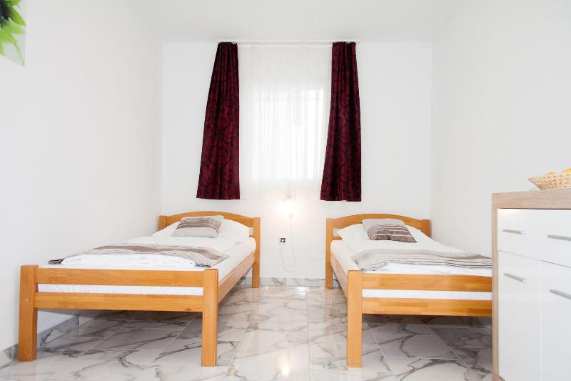 Rooms Garden Zagreb Airport image