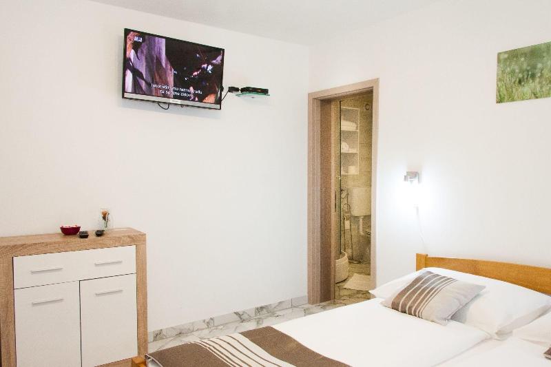 Rooms Garden Zagreb Airport image