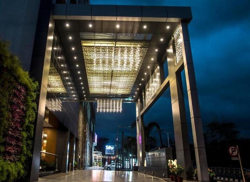 Kpm Tripenta Hotel image