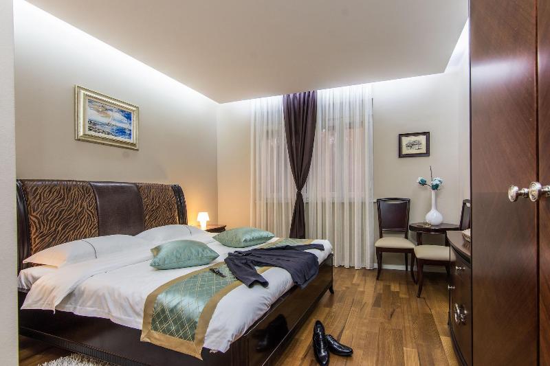 Scallop Regent Rooms image