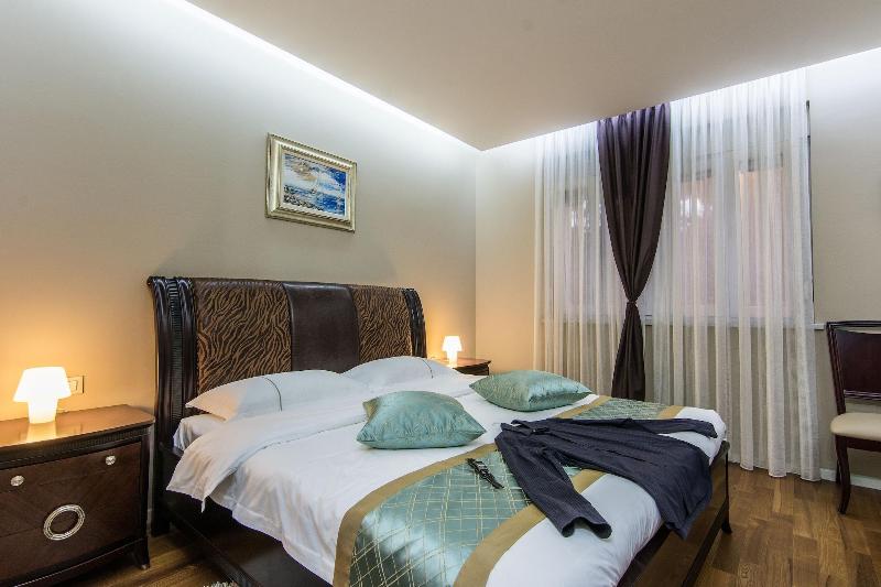 Scallop Regent Rooms image