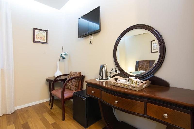 Scallop Regent Rooms image