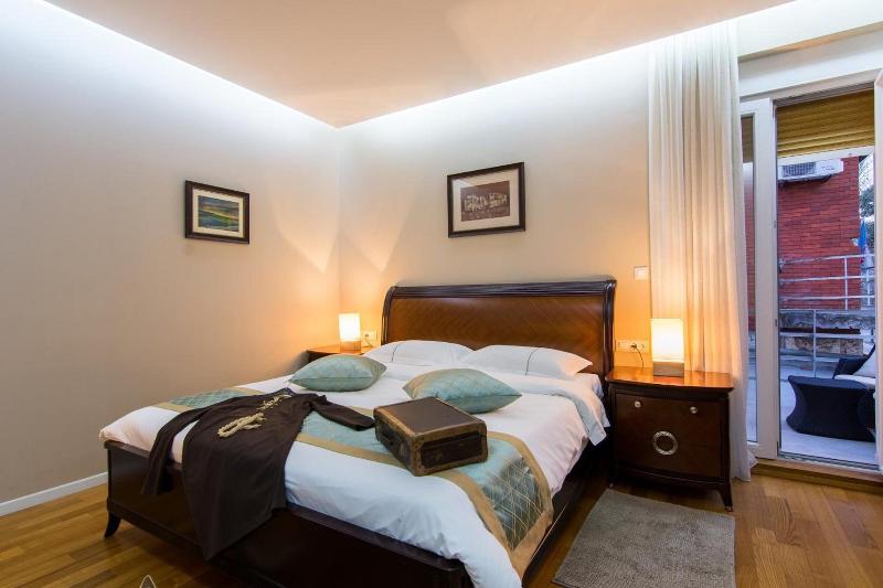 Scallop Regent Rooms image