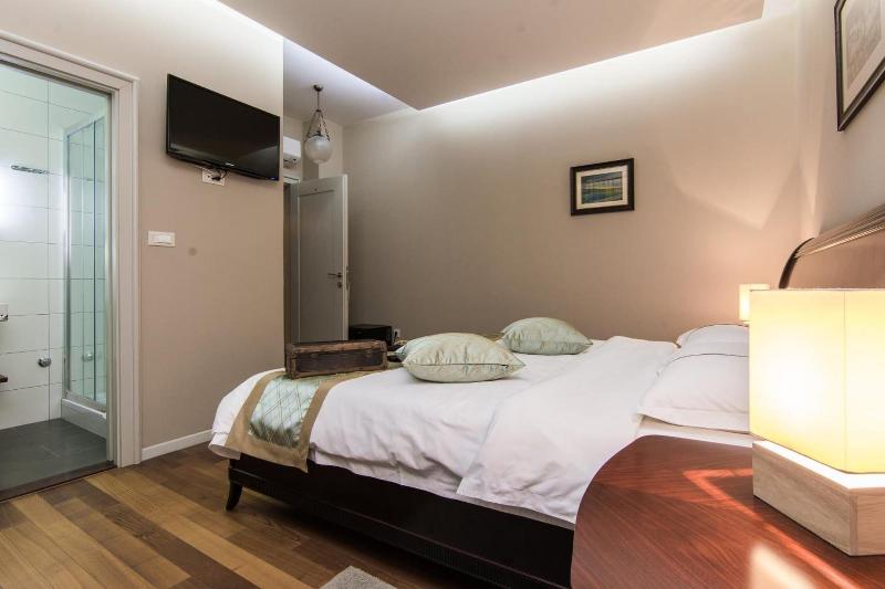 Scallop Regent Rooms image