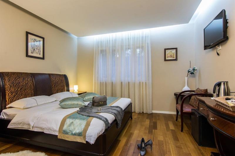 Scallop Regent Rooms image