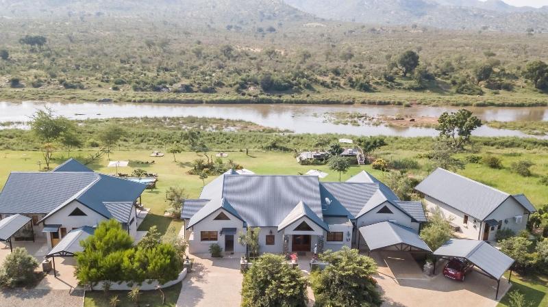 Kambaku River Lodge image