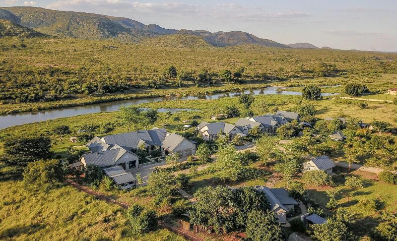 Kambaku River Lodge image
