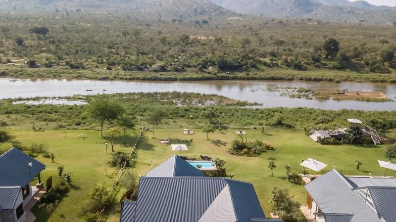 Kambaku River Lodge image