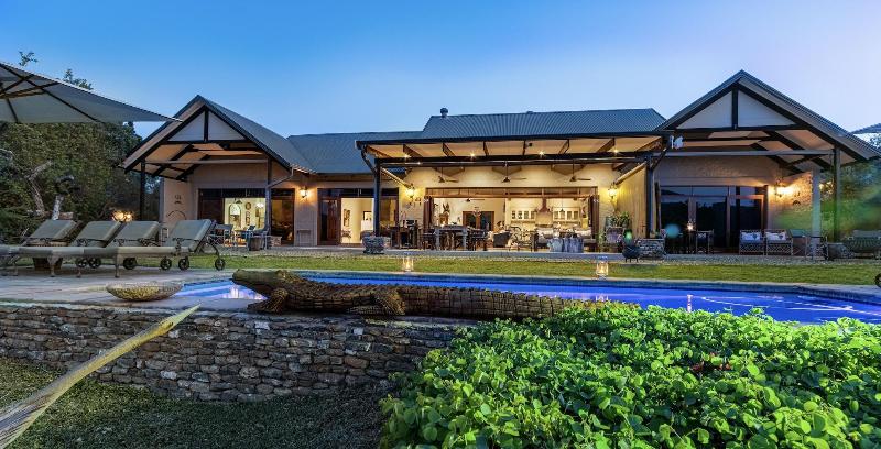 Kambaku River Lodge image