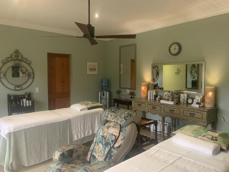 Kambaku River Lodge image
