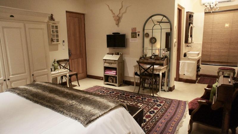 Kambaku River Lodge image