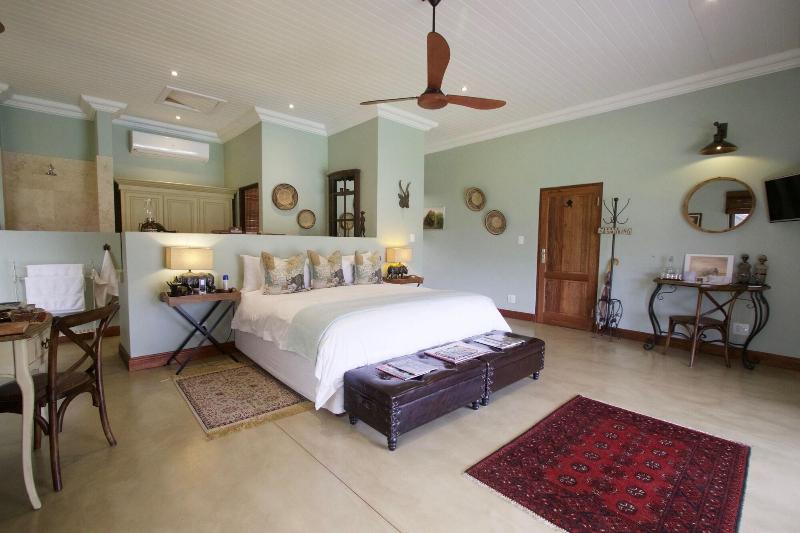 Kambaku River Lodge image