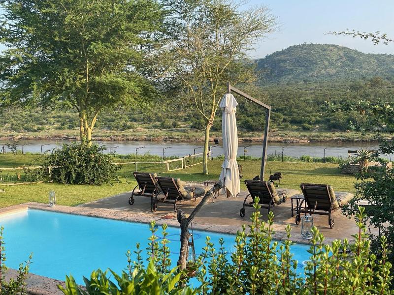 Kambaku River Lodge image