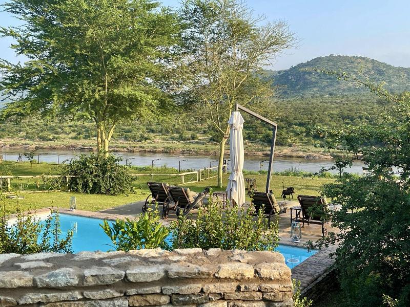 Kambaku River Lodge image