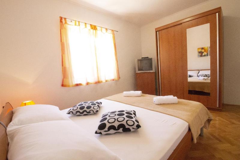 Studios & Rooms Fiesta image