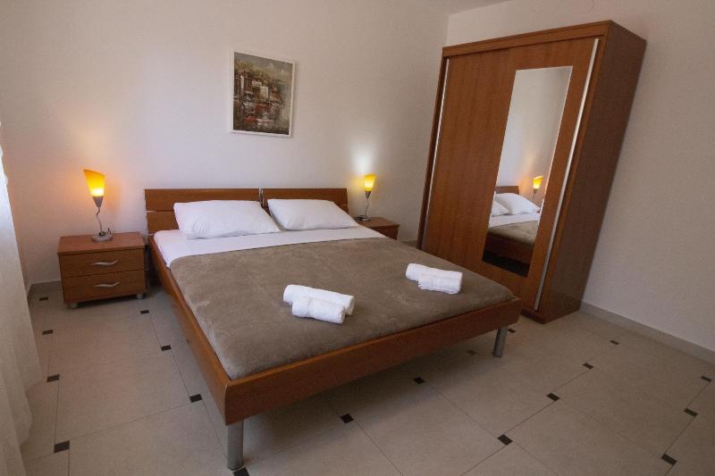 Studios & Rooms Fiesta image