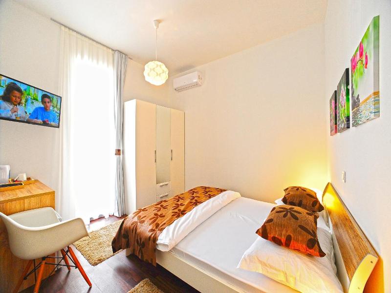 Valenti Rooms image