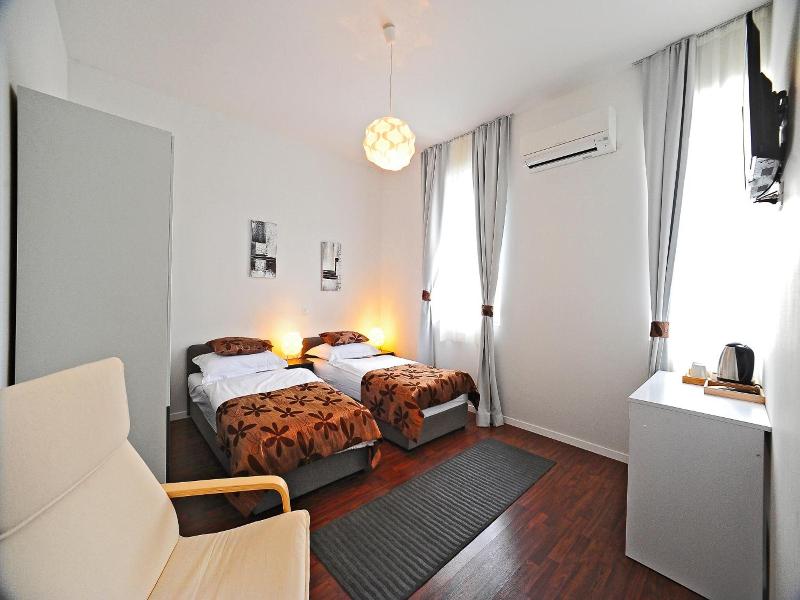 Valenti Rooms image