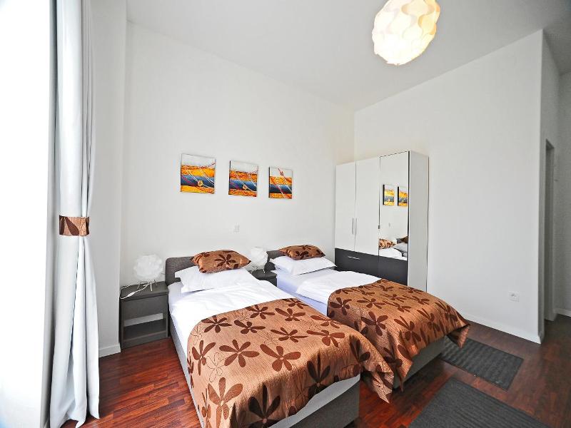 Valenti Rooms image