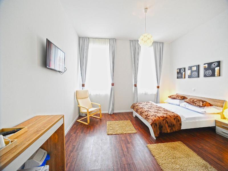 Valenti Rooms image