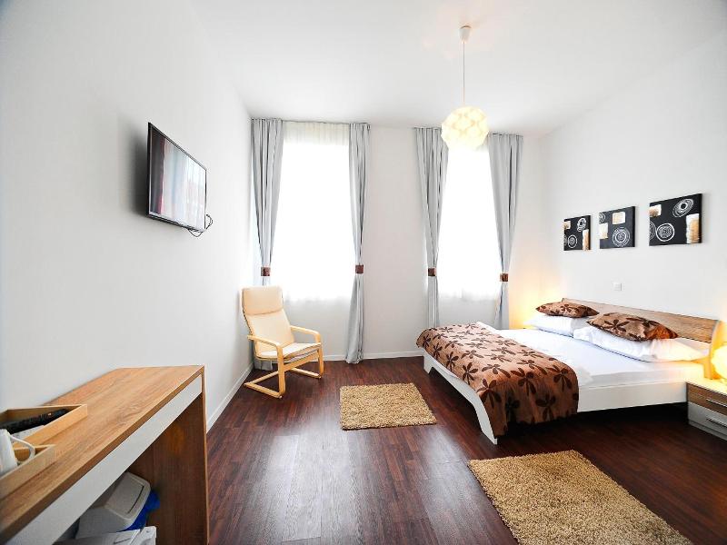 Valenti Rooms image