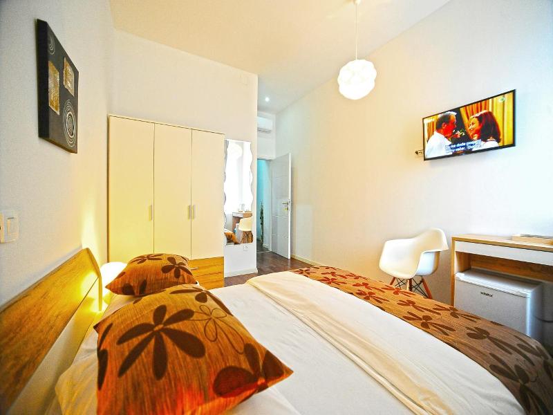 Valenti Rooms image