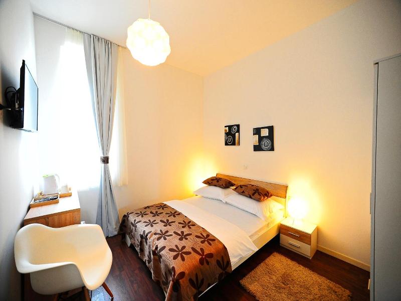Valenti Rooms image