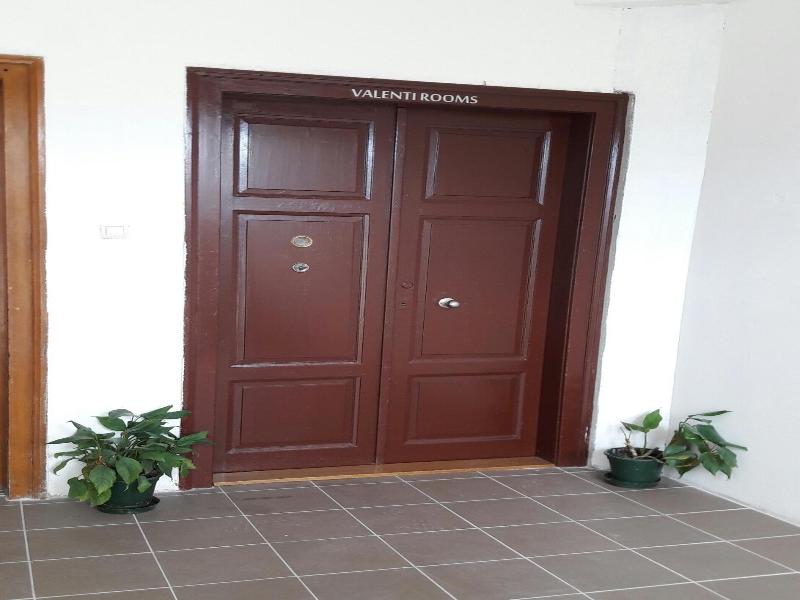 Valenti Rooms image
