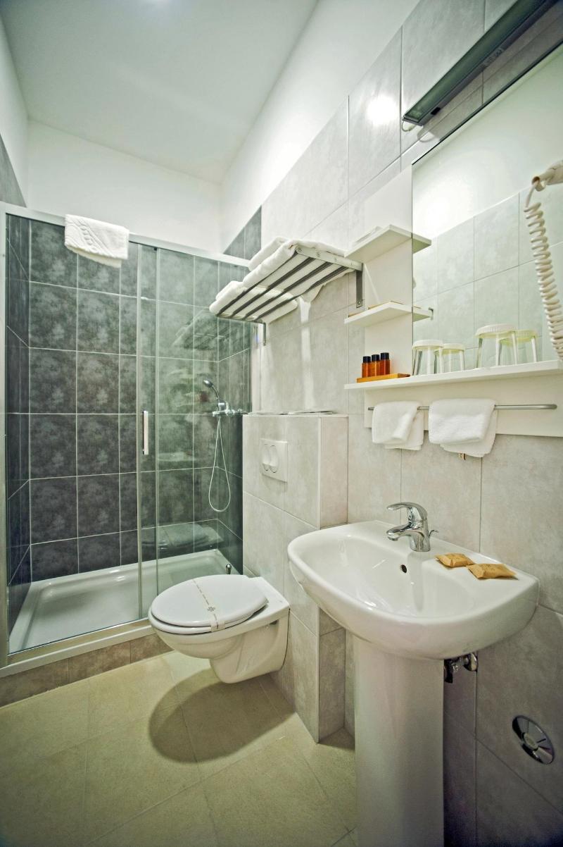 Valenti Rooms image