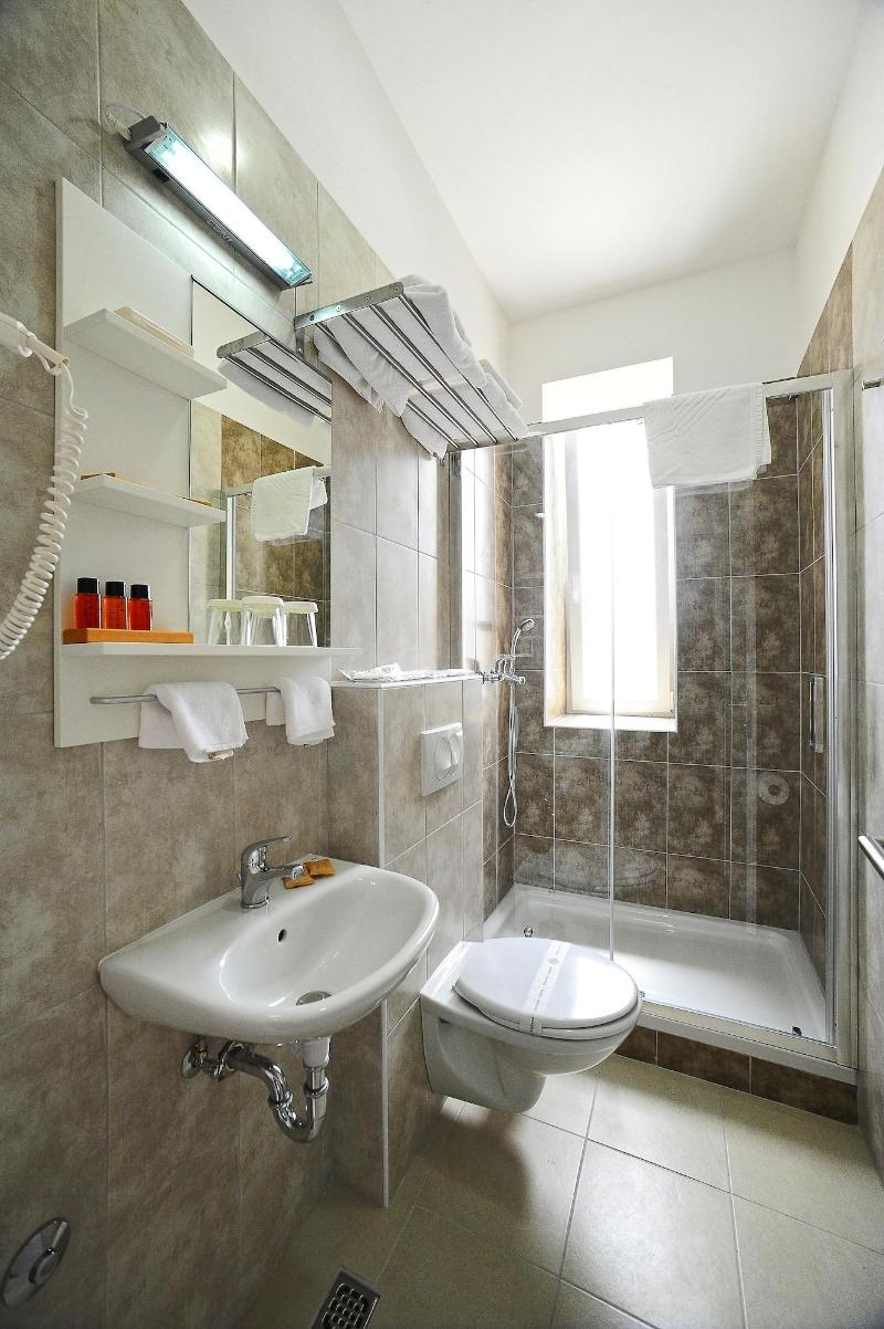 Valenti Rooms image