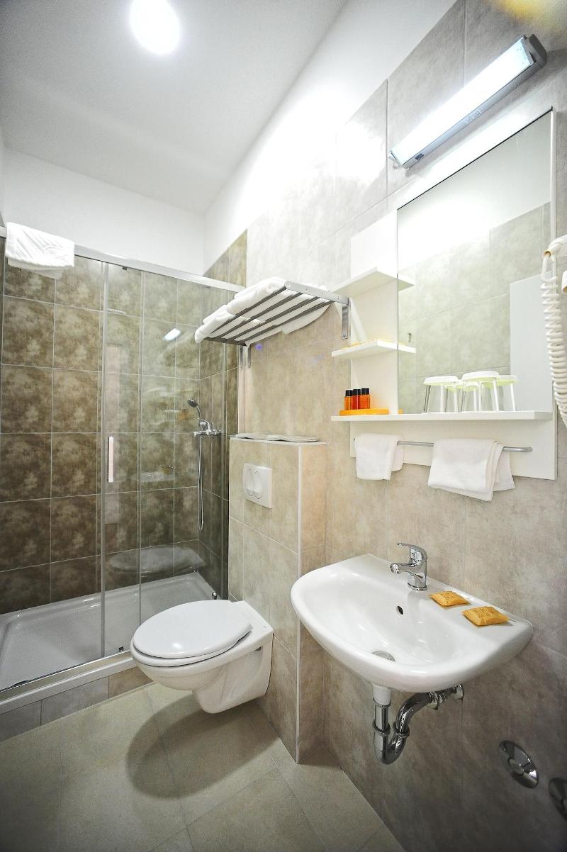 Valenti Rooms image