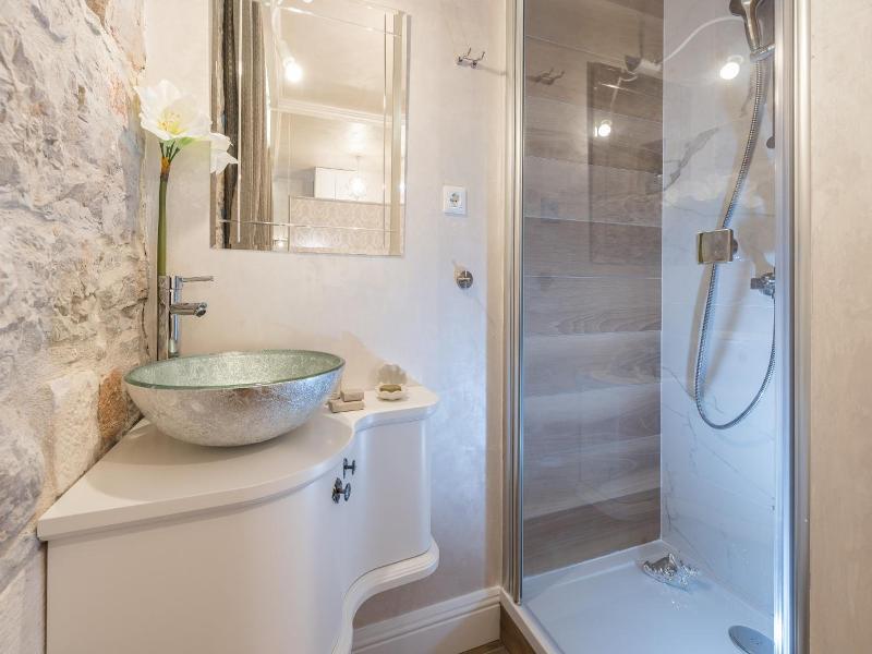 Zara Palace - Design Rooms image