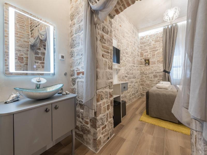 Zara Palace - Design Rooms image
