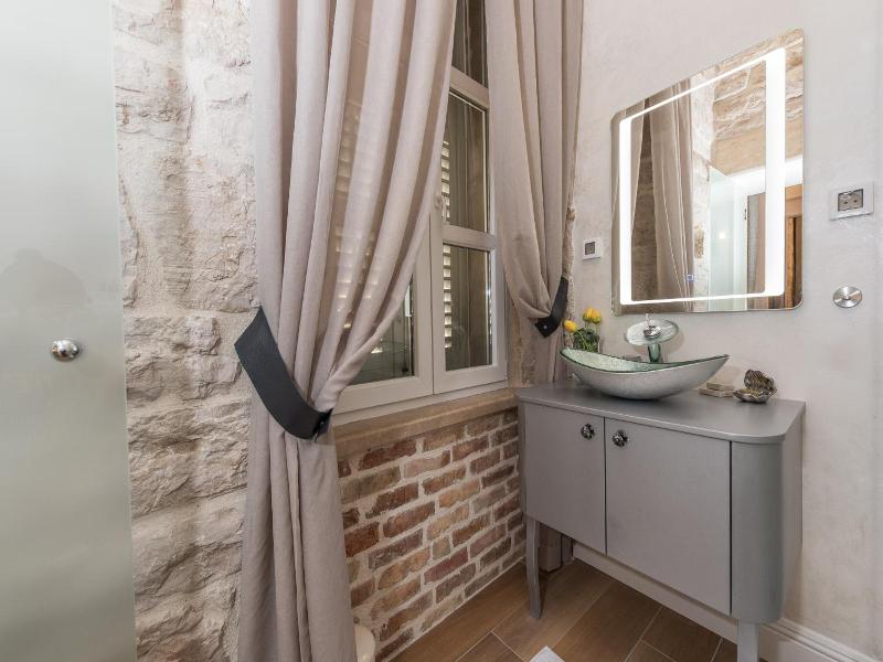 Zara Palace - Design Rooms image