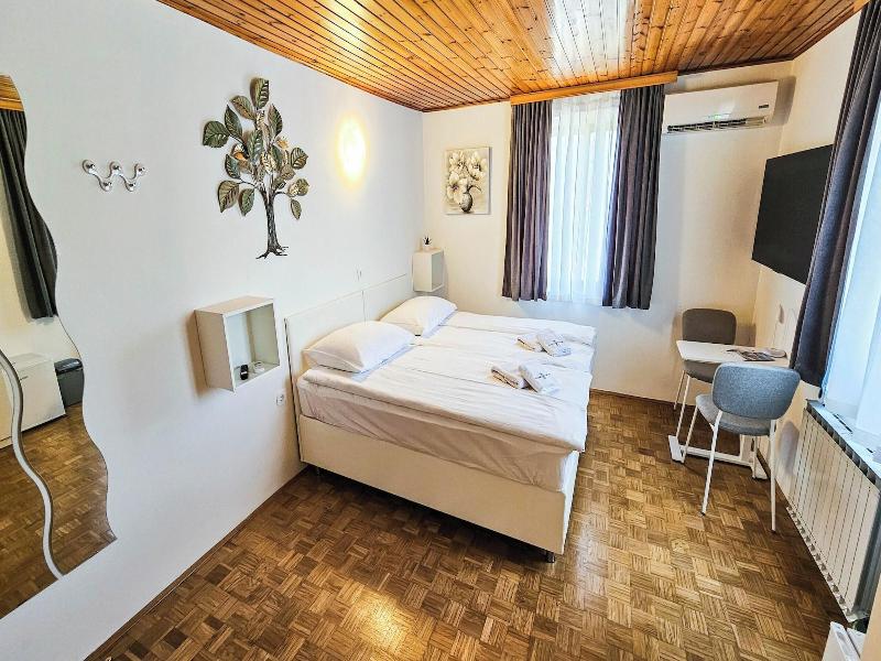 Rooms Koblar image