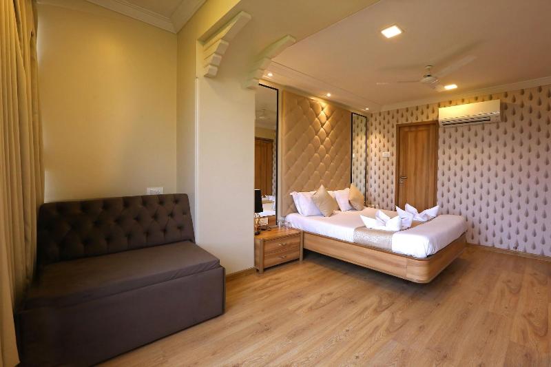 Gulf Hotel image
