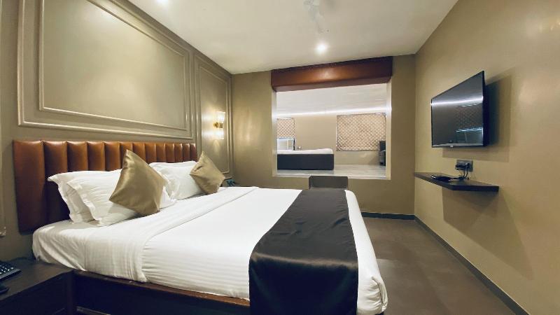 Gulf Hotel image