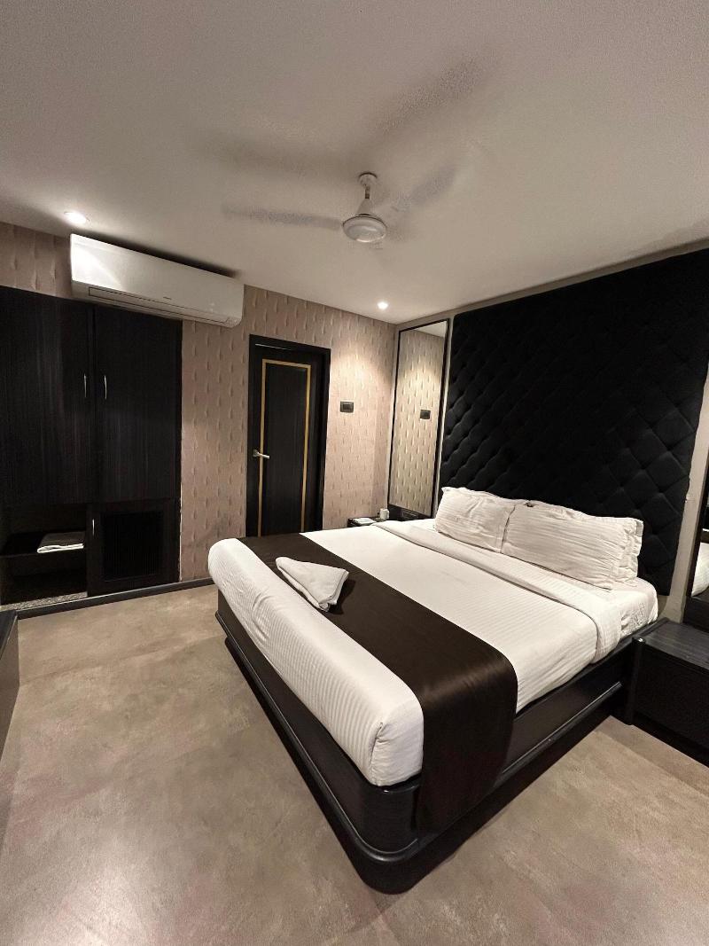 Gulf Hotel image